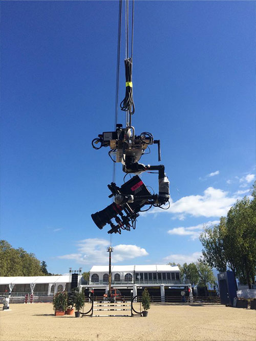 Agito_spidercam_cablecam_robycam_spider-cam_cable-cam_roby-cam_gyro-stabilise_gyro-stabilized_gyrostabilise_gyrostabilized_voiture-travelling_travelling-car_russian-arm_moto_36
